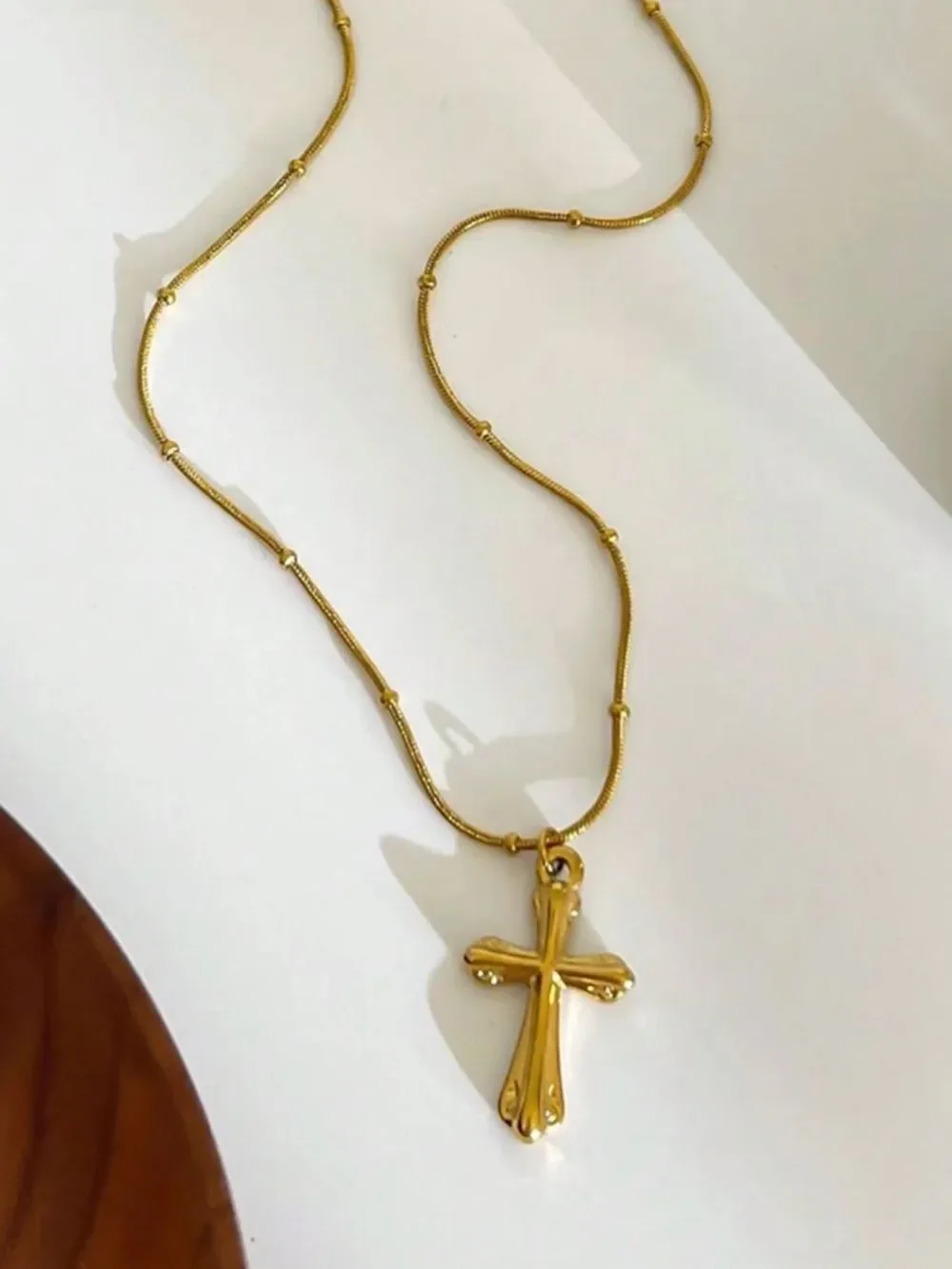 Gold Cross Necklace M1884